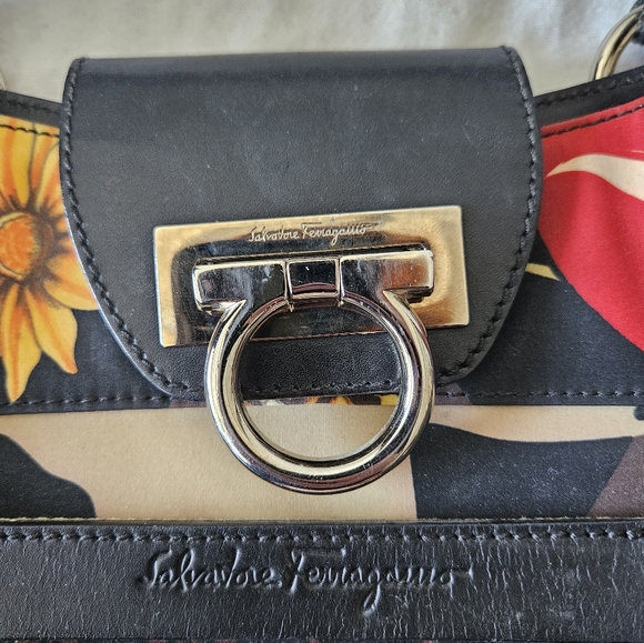 Salvatore Ferragamo Jungle Safari bag with dust bag - Picture 2 of 11